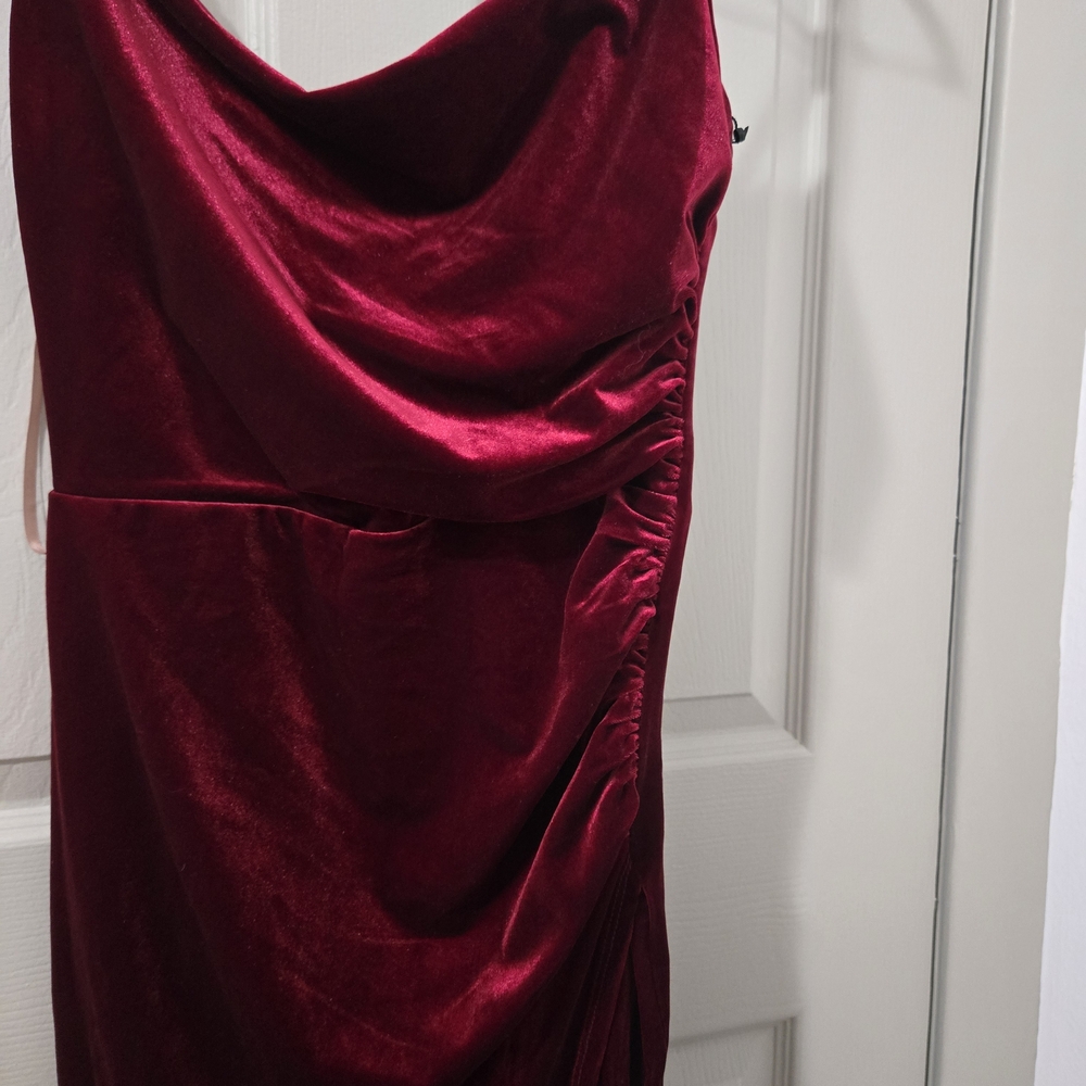 Laundry by Shelli Segal Velvet Cowl Neck MIDI Dress in Wine - Picture 5 of 7